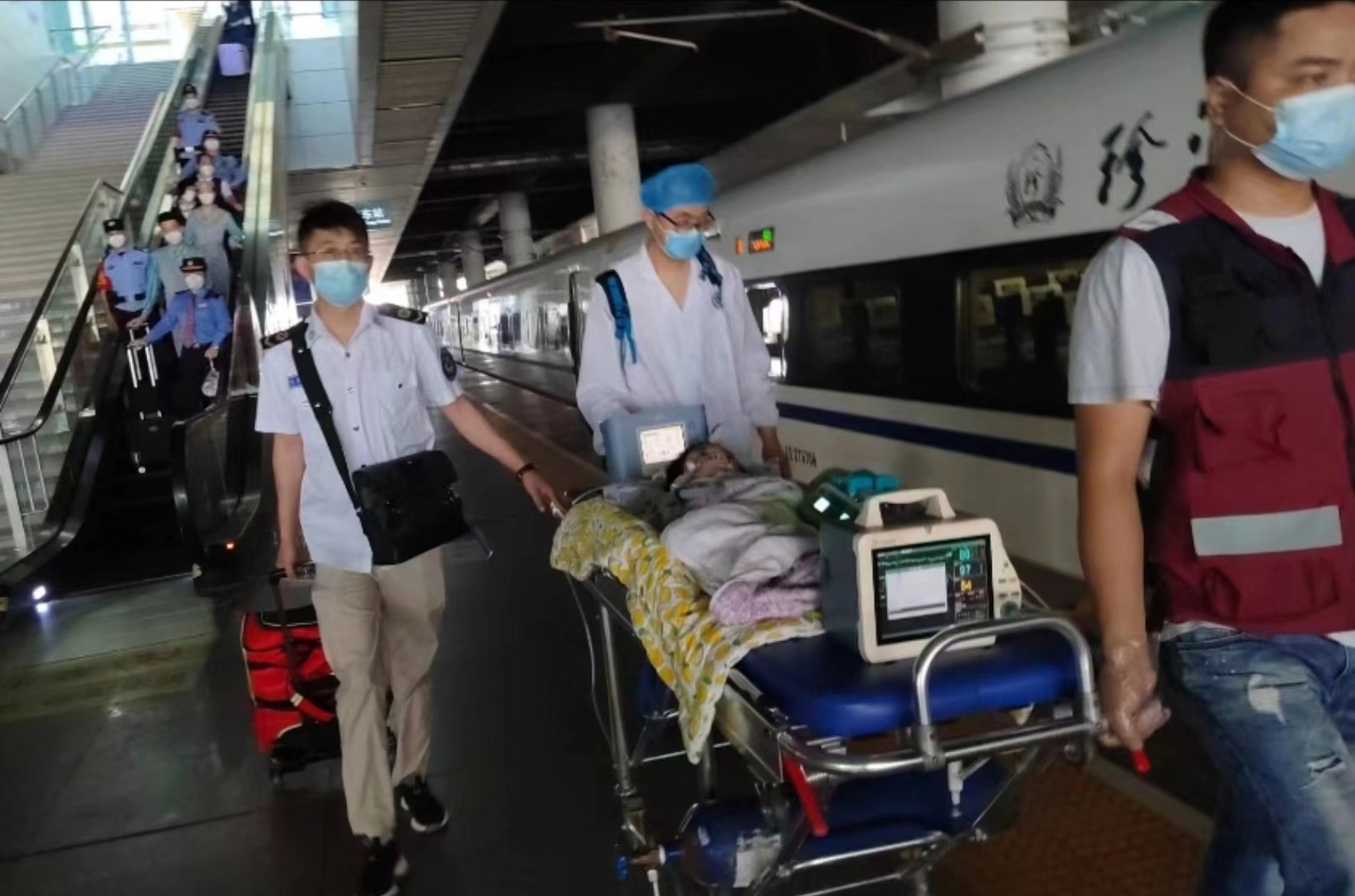 屏边高铁转运公司